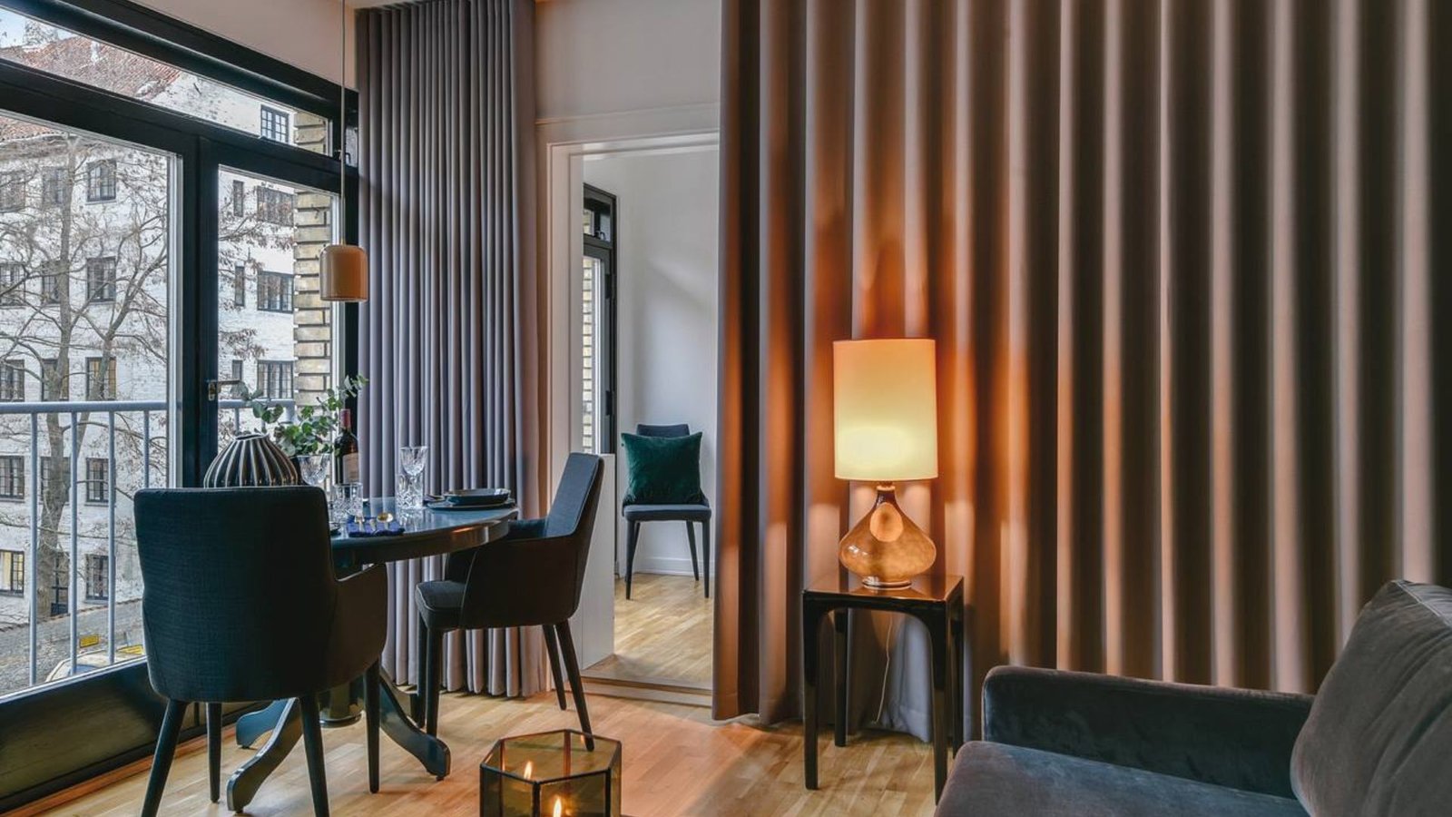 The Benefits of Motorized Curtain Systems